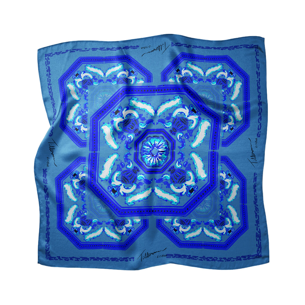 Product Image of the silk foulard Senhora do monte in blue