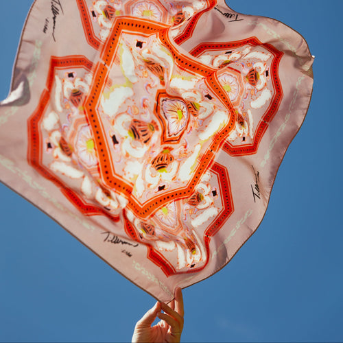 product in motion image of the senhora do monte pink foulard